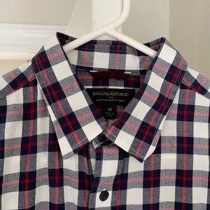 Men’s long sleeve button down lightweight flannel